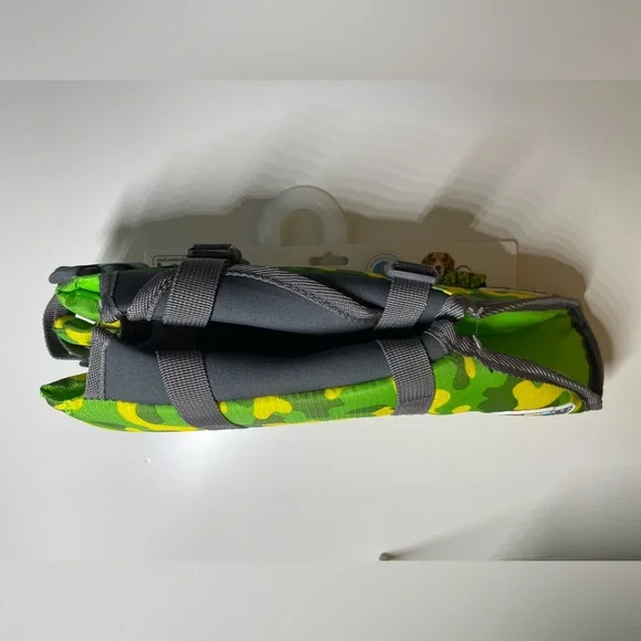 NEW Outward Hound Dog Life Jacket Small 16-20in Girth Granby Splash Camo - Picture 3 of 4